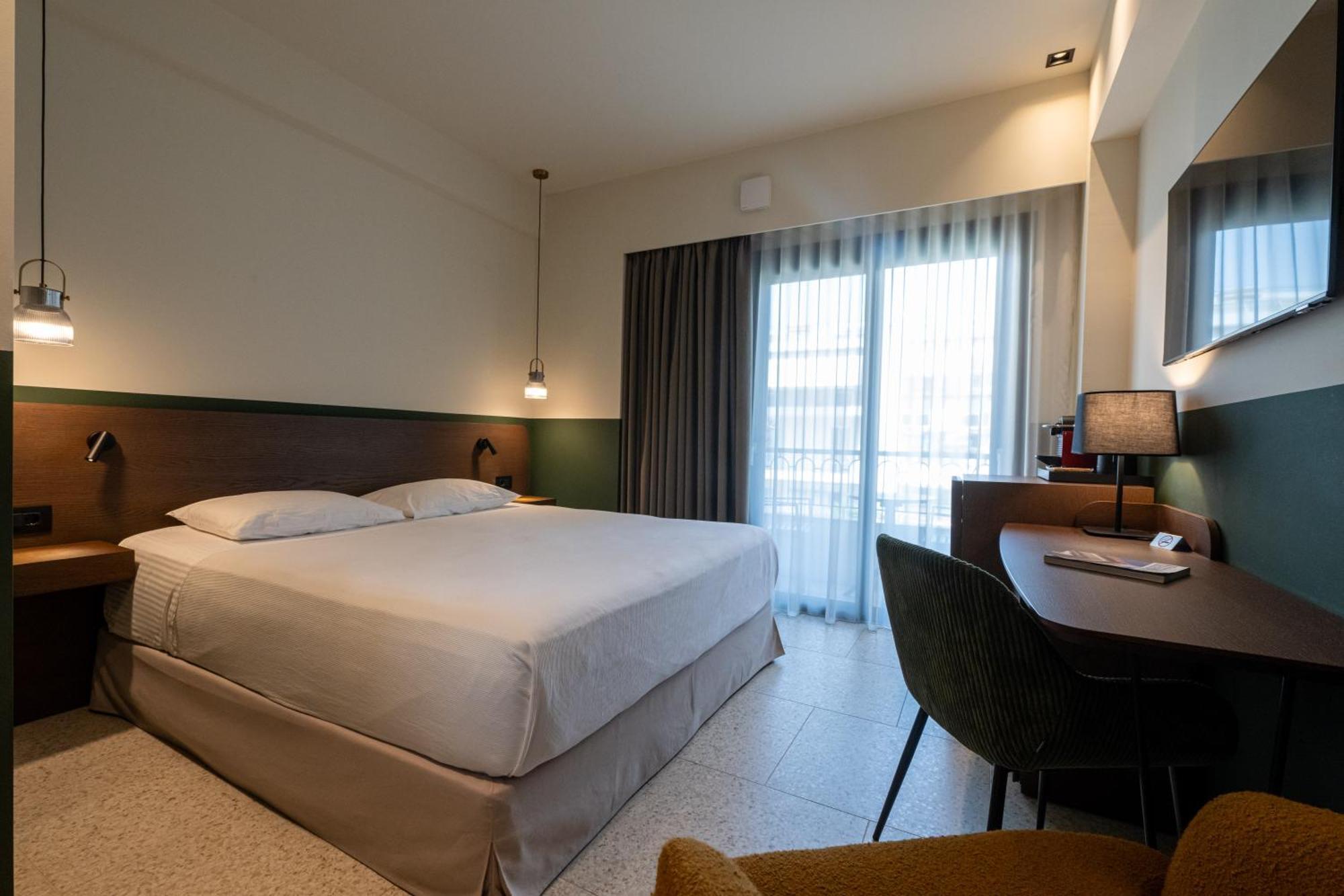 Evripidou 7 - Kalamata Mediterranean Suites Esterno foto