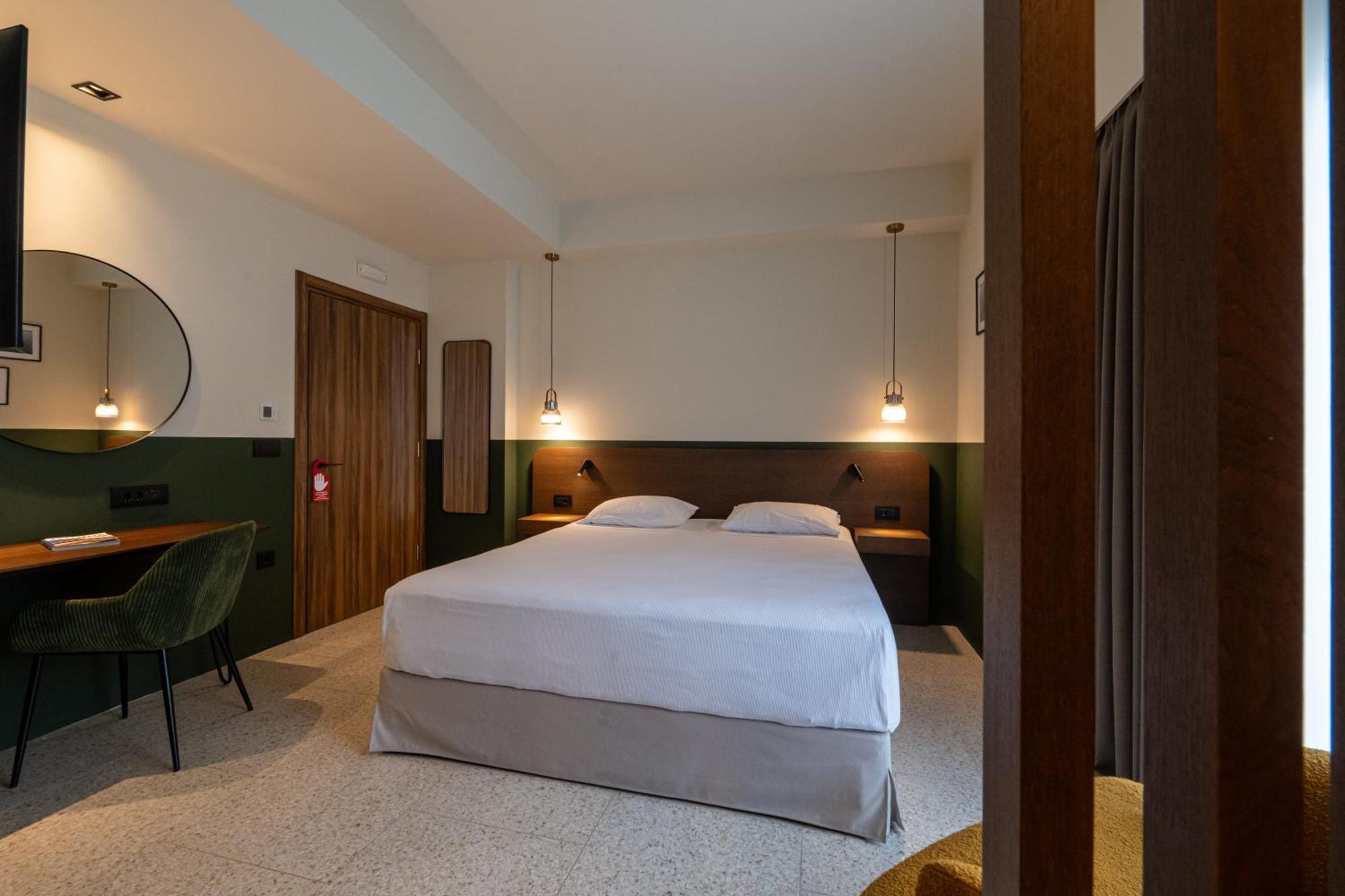 Evripidou 7 - Kalamata Mediterranean Suites Esterno foto