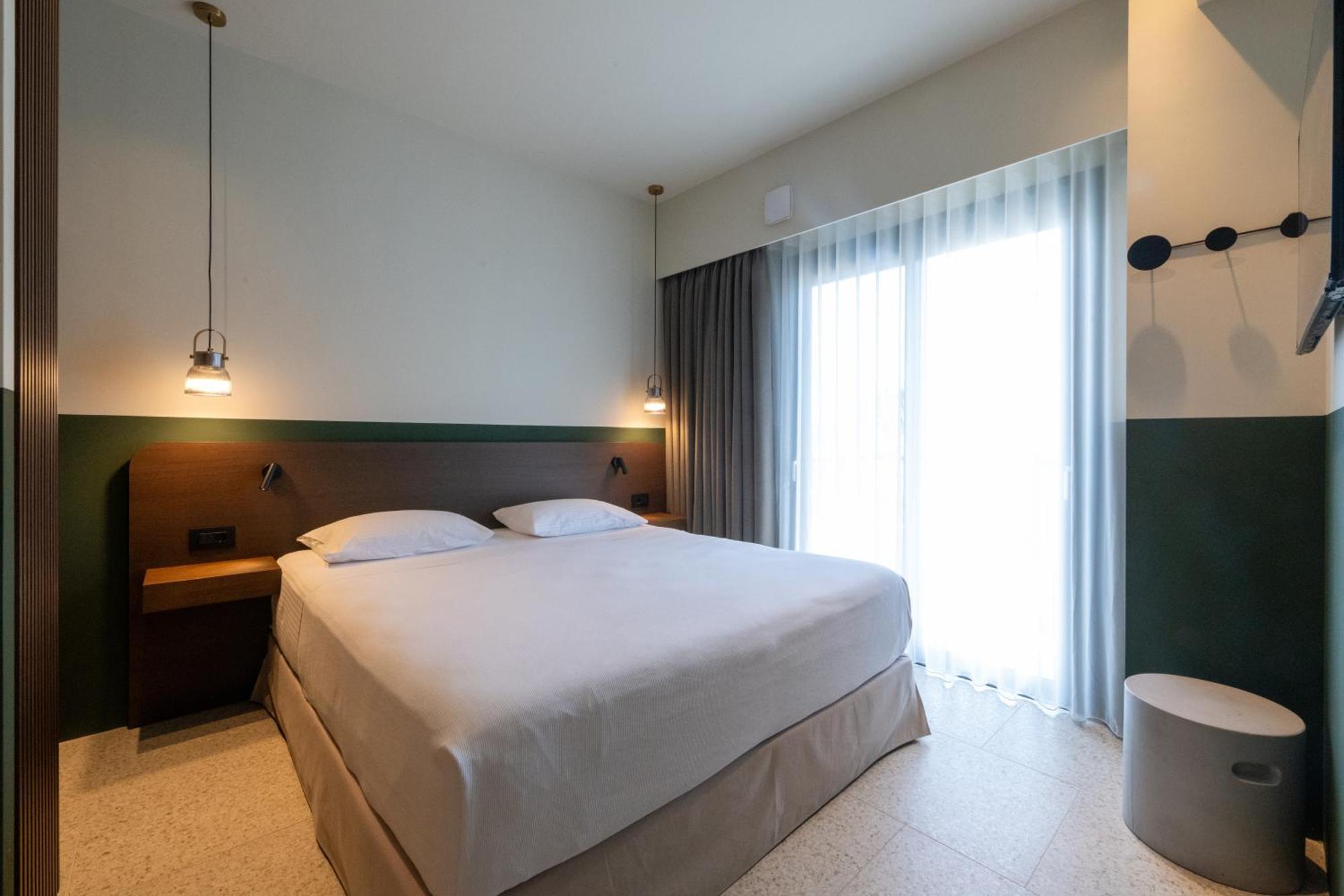 Evripidou 7 - Kalamata Mediterranean Suites Esterno foto